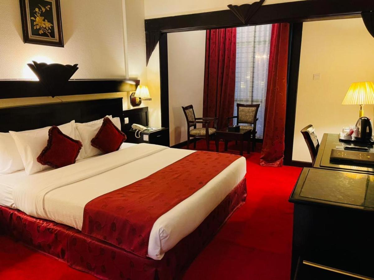 Claridge Hotel Dubaï Extérieur photo