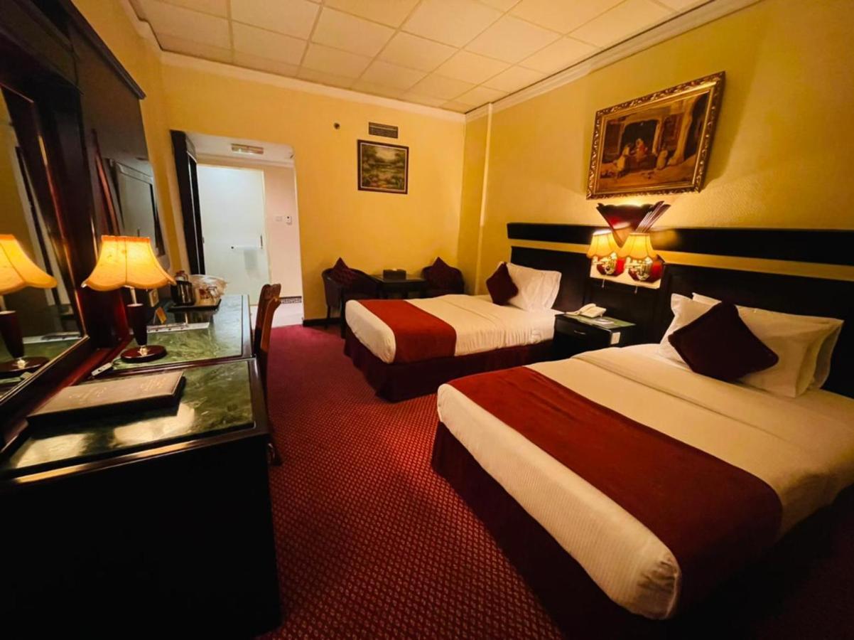 Claridge Hotel Dubaï Extérieur photo