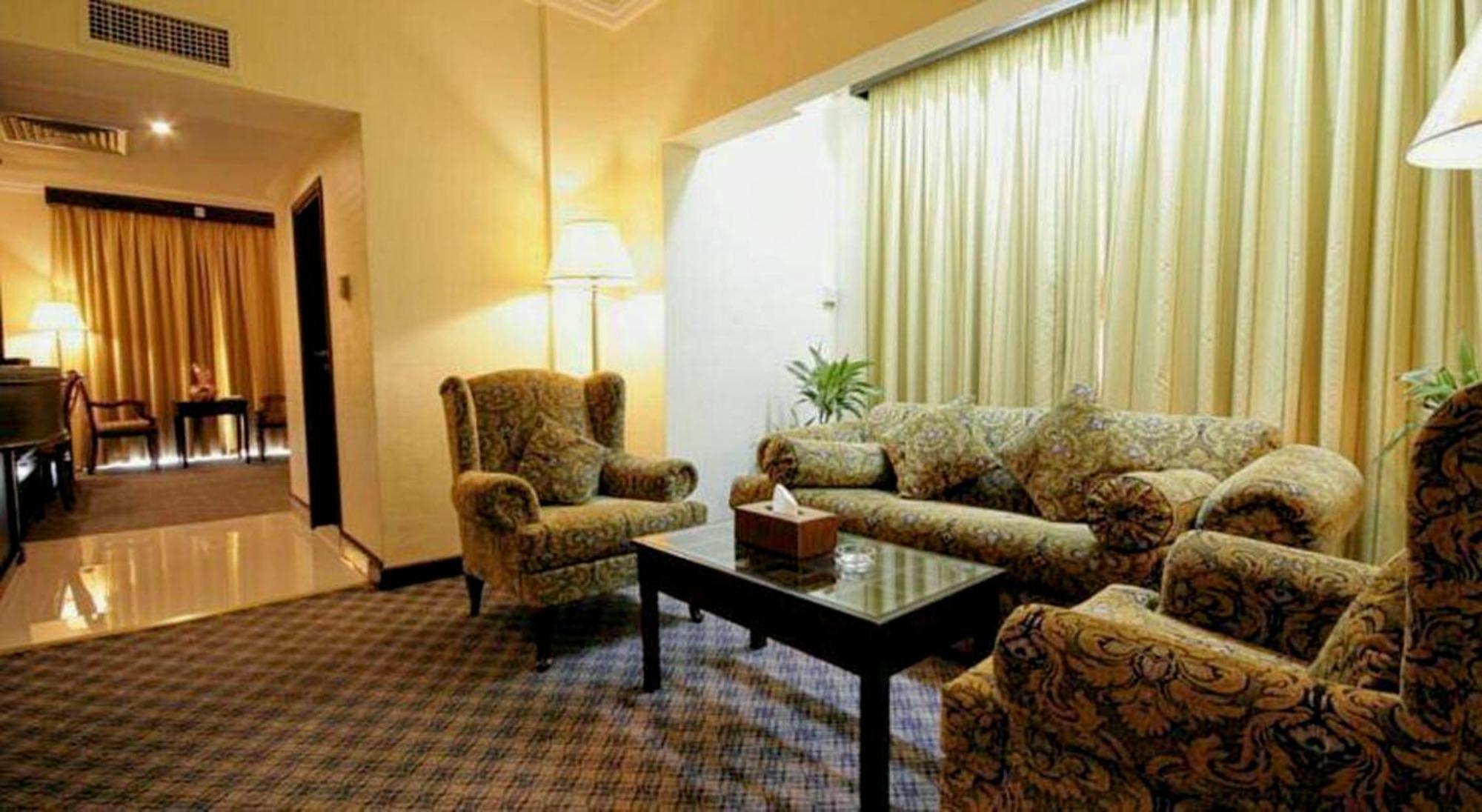 Claridge Hotel Dubaï Extérieur photo