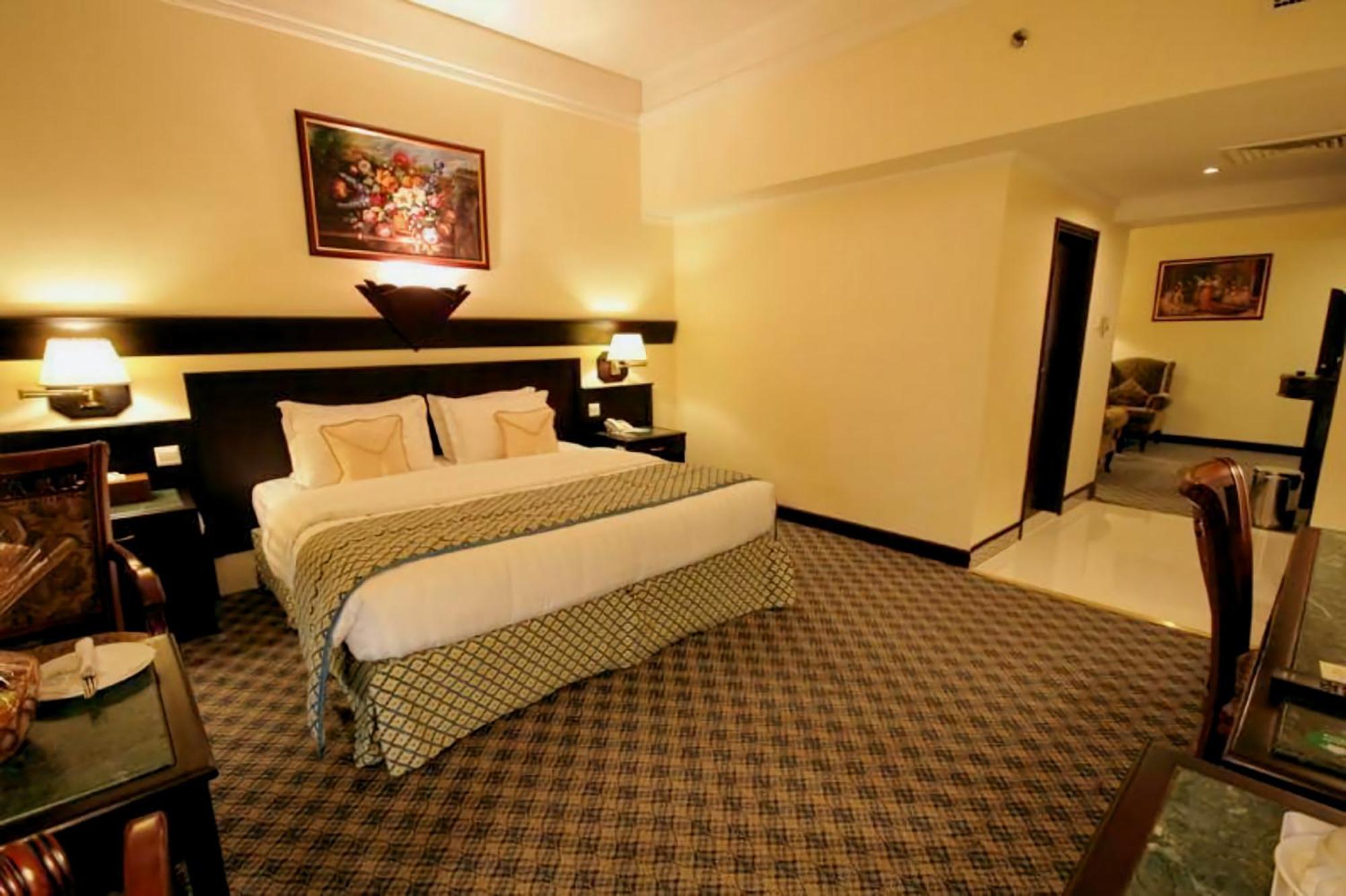 Claridge Hotel Dubaï Extérieur photo