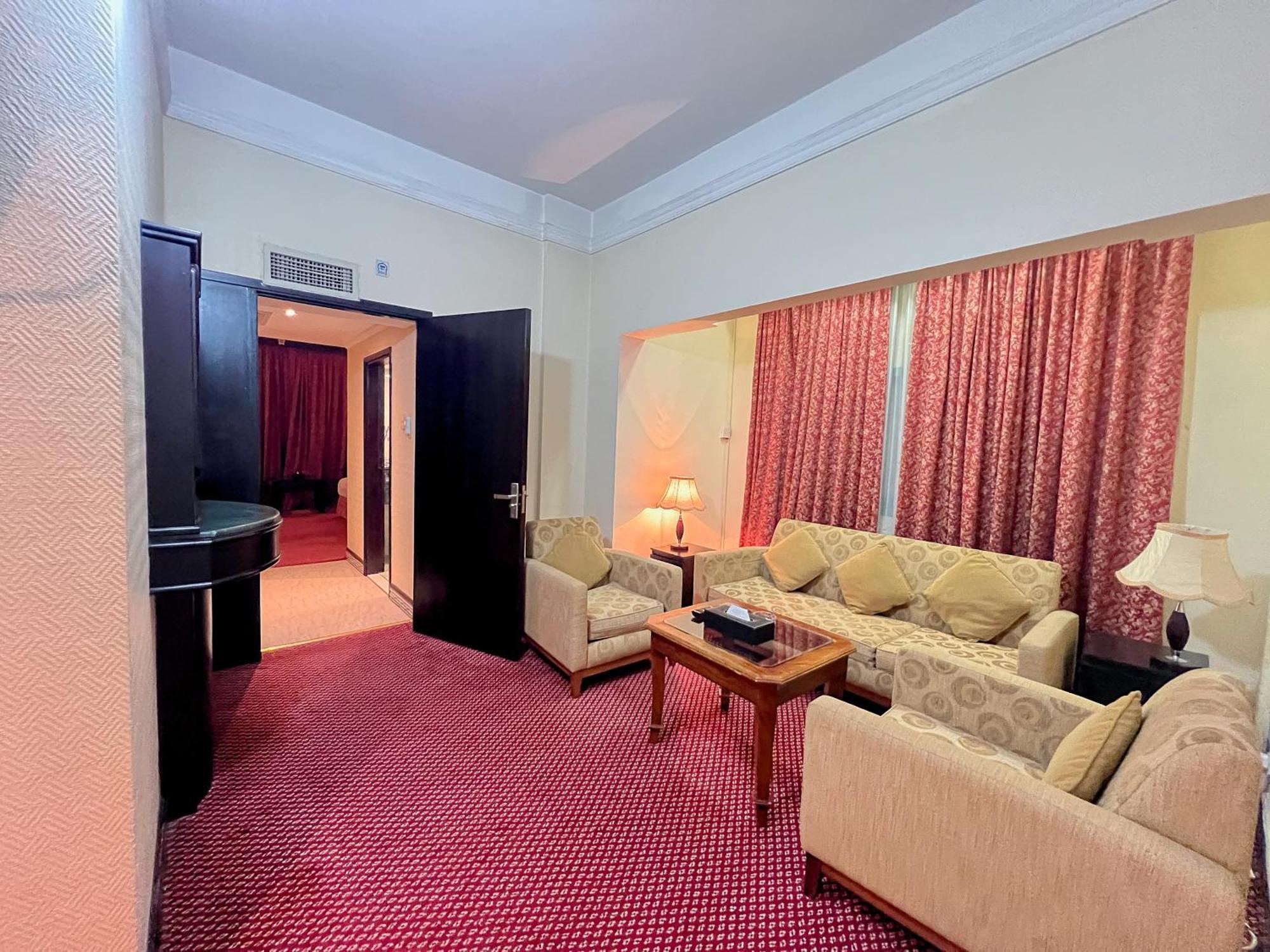 Claridge Hotel Dubaï Extérieur photo
