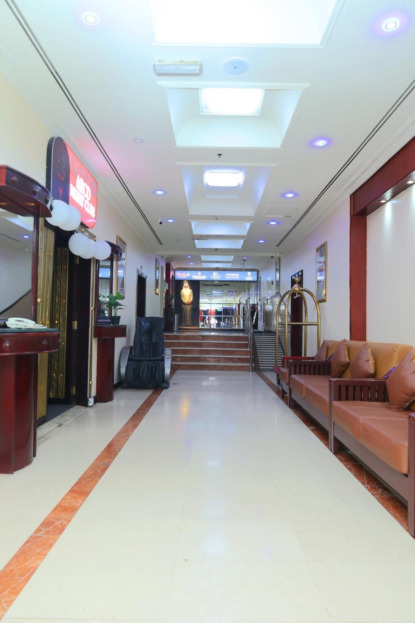 Claridge Hotel Dubaï Extérieur photo