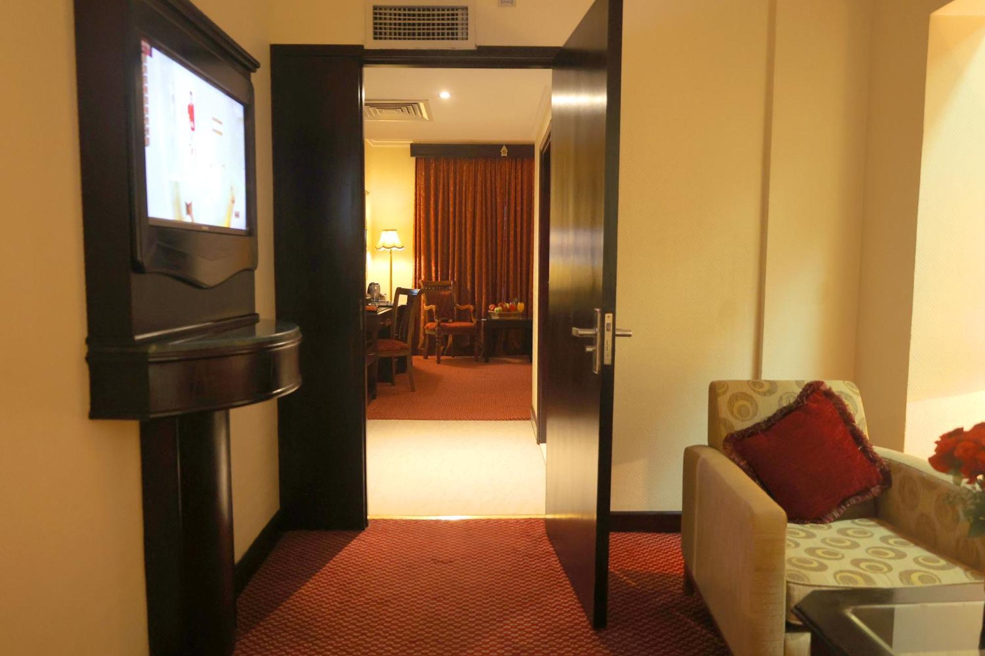 Claridge Hotel Dubaï Extérieur photo
