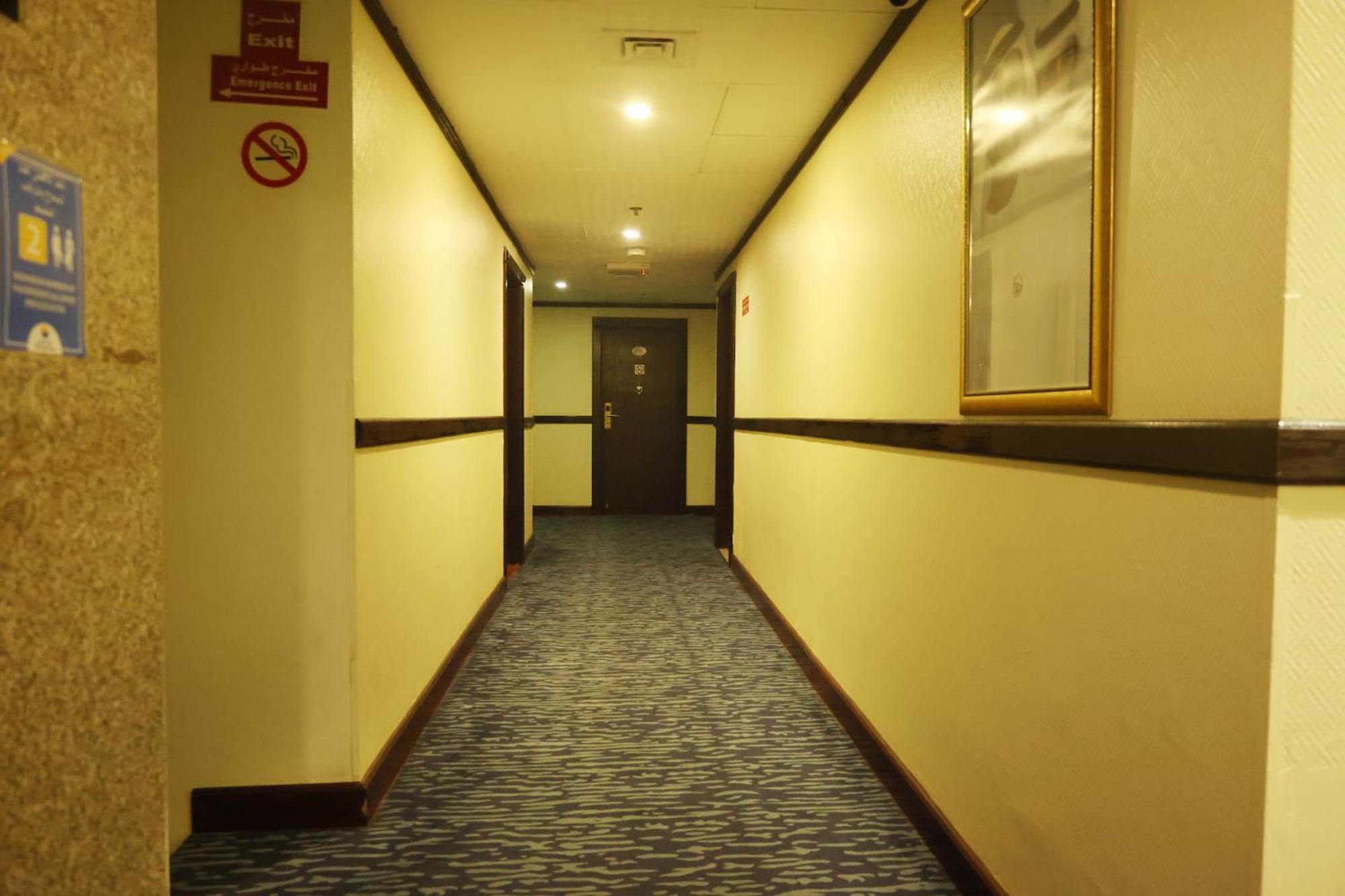 Claridge Hotel Dubaï Extérieur photo
