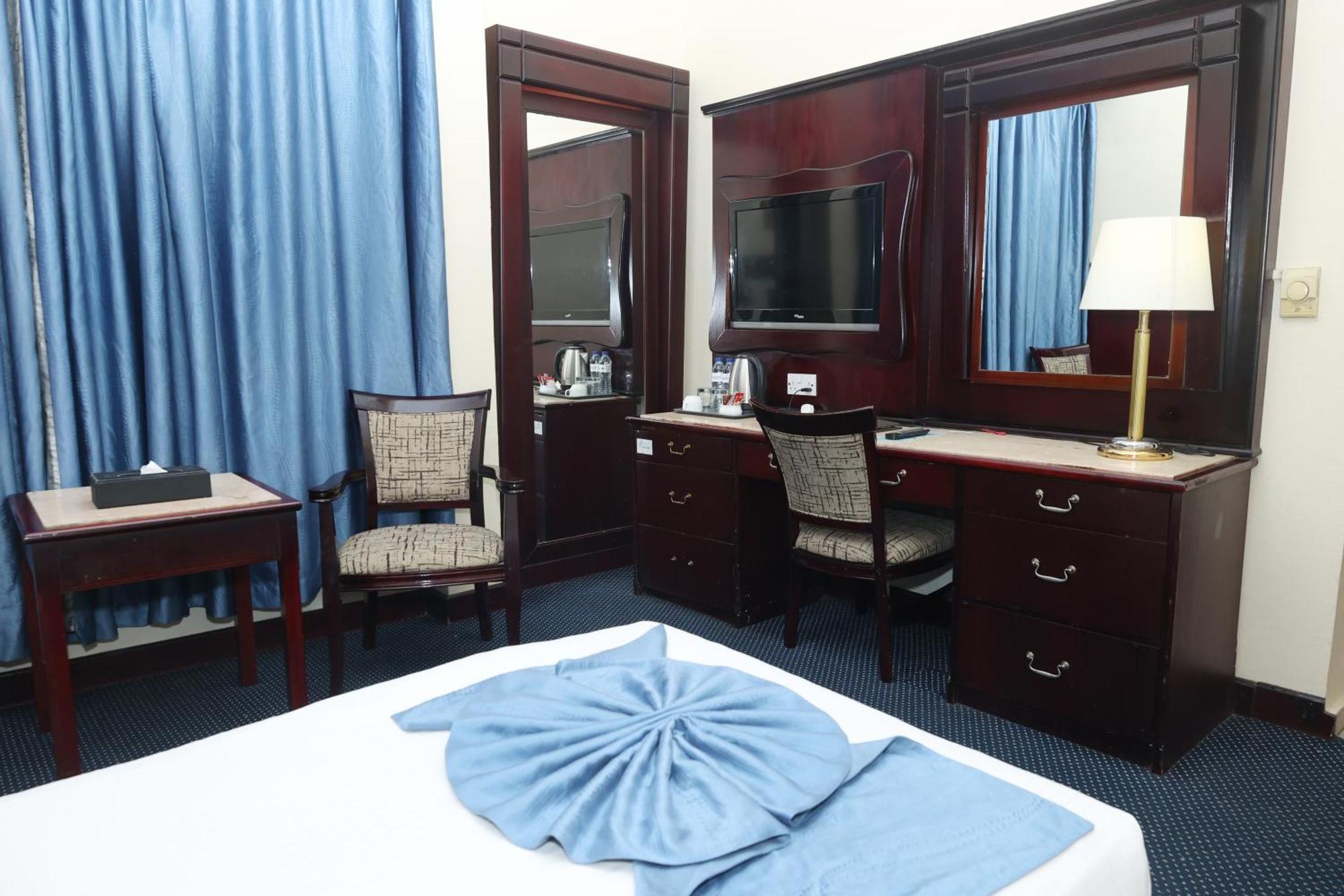 Claridge Hotel Dubaï Extérieur photo