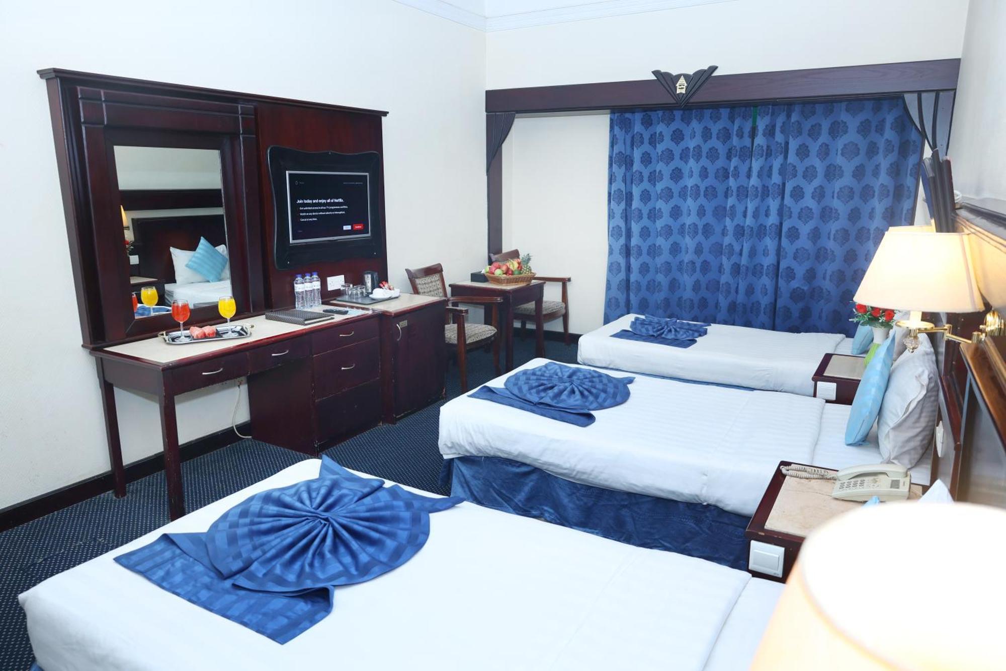 Claridge Hotel Dubaï Extérieur photo